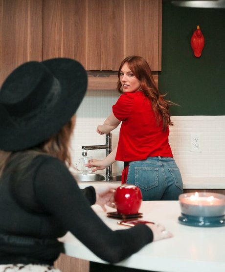 Kelsey Marillis star hd pics