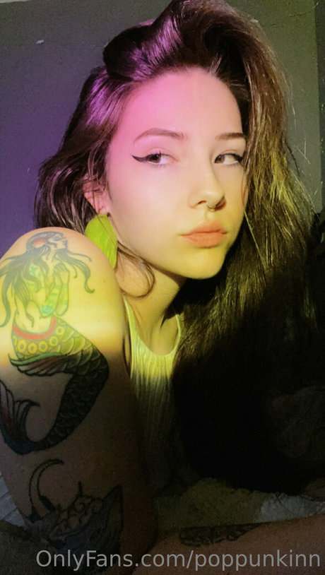 poppunkinn beautiful model archive