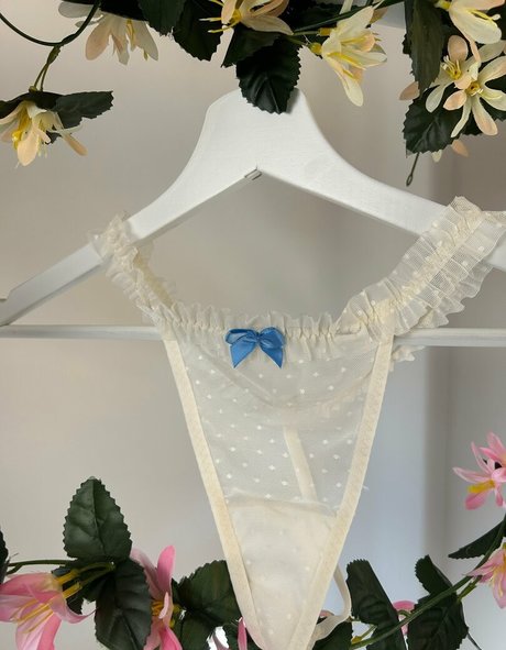 petitenikky naked star photo