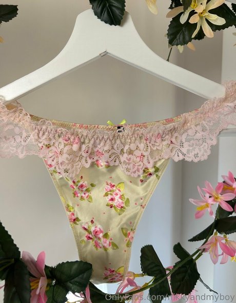 petitenikky hd model pictures