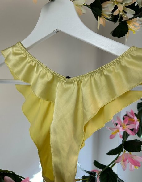 petitenikky adult actress photos