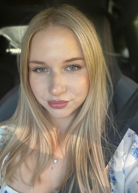 Carlottadre star porn gallery