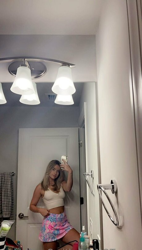 lindsaymfsmith naked star photos