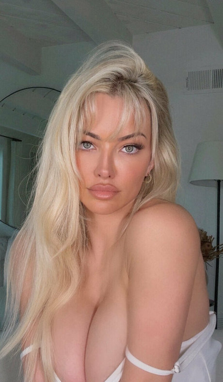 lindseypelas star nude image