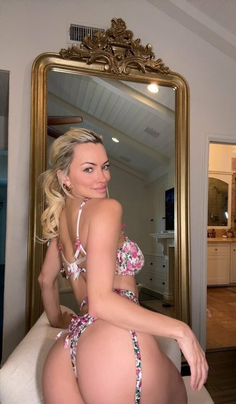 lindseypelas nude pornstar photos