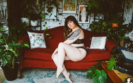 Mimi Flowers__MimiFlowersss erotic model image