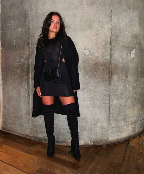 MIA GREEN hd pornstar img