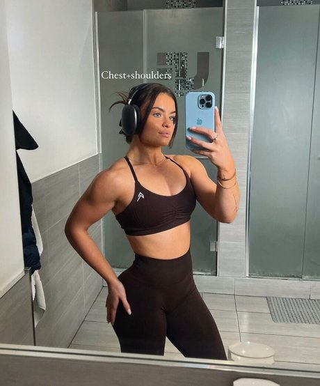 MIA GREEN porn star img