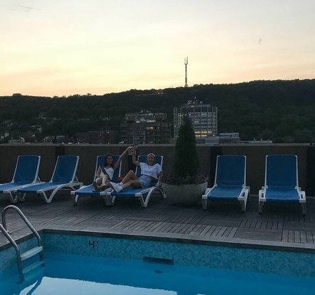 Lola Dubrul model erotic pic