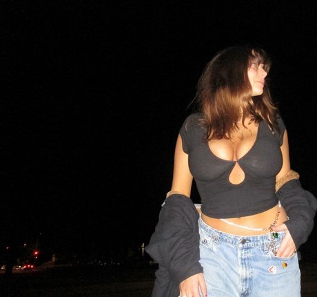 Lola Dubrul pornstar adult archive