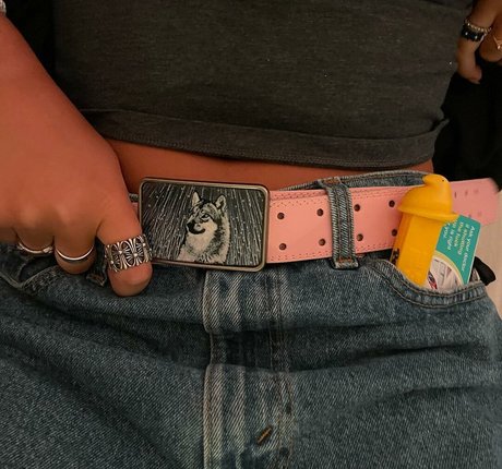 Lola Dubrul nude star img