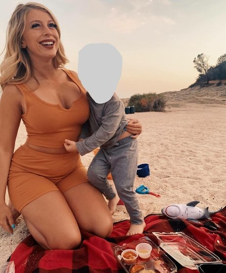 Jessica H art model photo