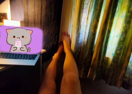 CinnamonBunVR star sexy pic