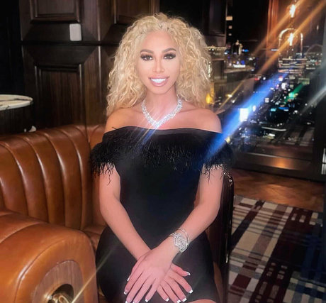 Brooklyn Benzz model naked photo