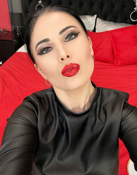 Grace Domnin hot star galleries