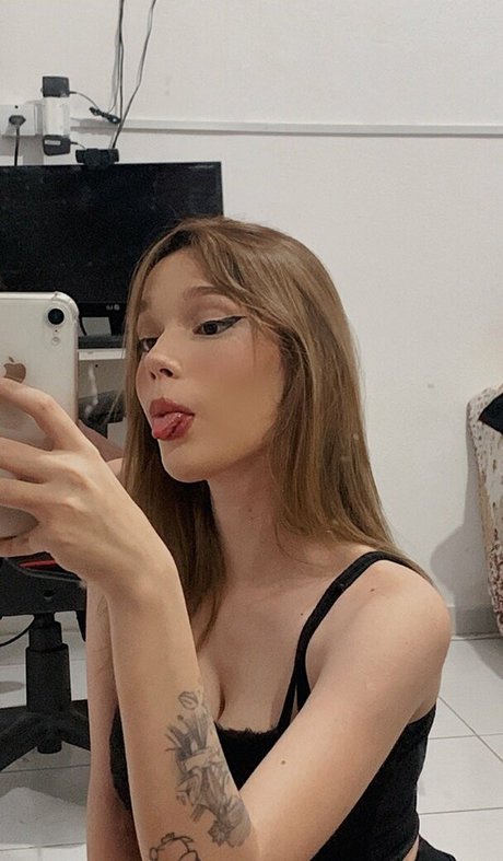 Hdceli model erotic image