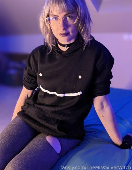 TheMissSilverWitch model beautiful pics