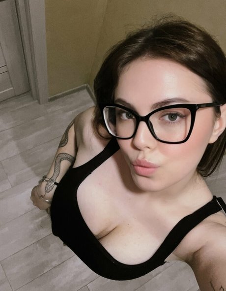 riyaxx hd pornstar img