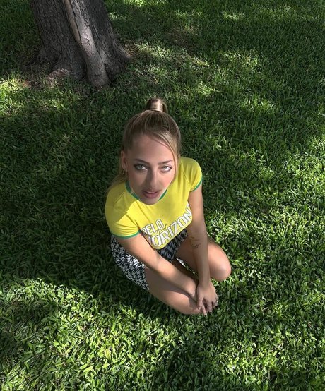 Ariannmusic naked pornstar archive