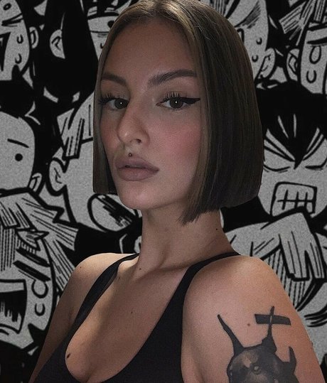 likebaklava star sexy pic