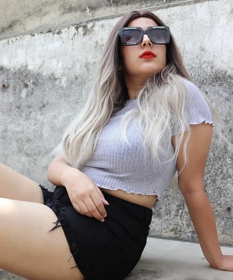 Apoorva Bhalla model art gallery