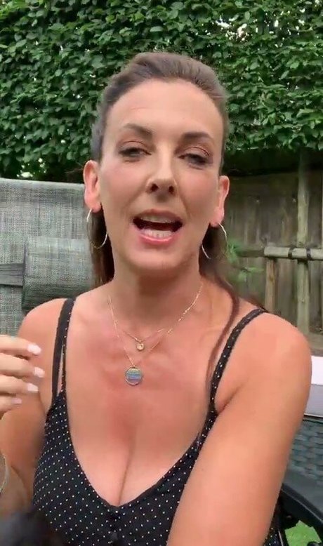 TV Shopping Presenters xxx actress pics