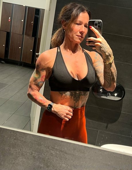 alpheratz naked model galleries