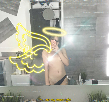 mhpeach pretty actress photo