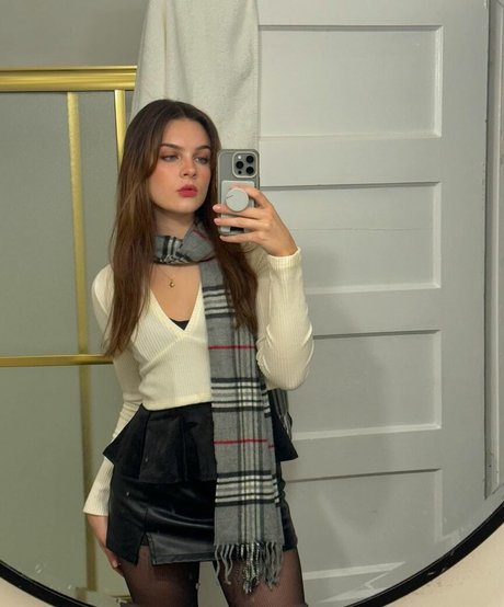 McKenzie Bell porn model pictures