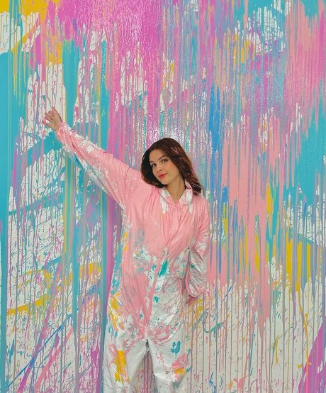 McKenzie Bell sex model picture