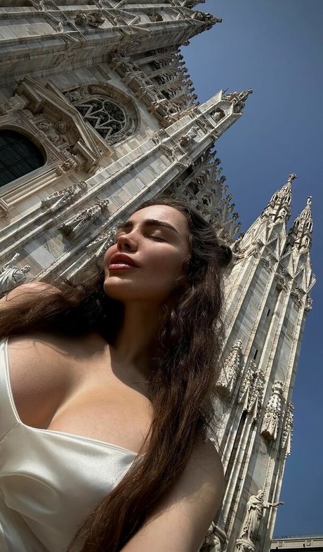 Toma Zhdanova nude model archive