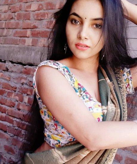 Aarohi Verma naked star galleries