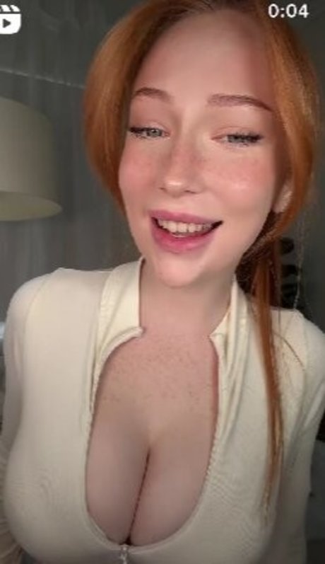 Ambergoeswildvip nude model galleries