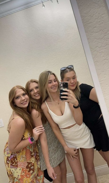 itslexismith pornstar nude pics