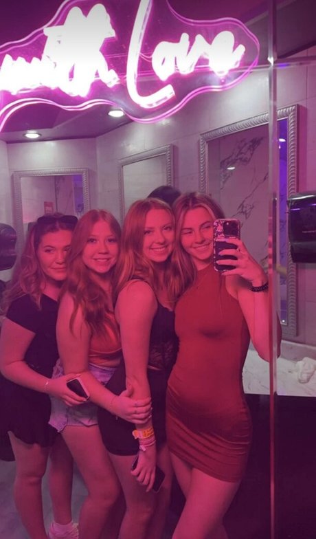 itslexismith high quality actress image