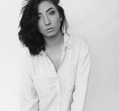 muscle girls onlyfans art nude gallery