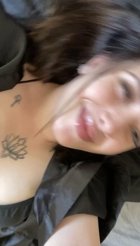 Nururkmz hot model gallery