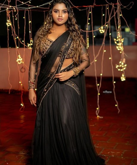 Elakkiya Rajendran adult model photo