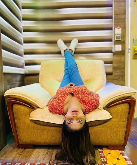 Elakkiya Rajendran art model picture