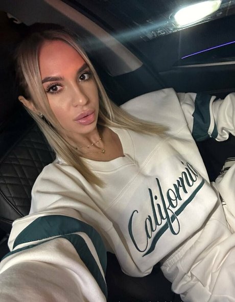 bunnysnowvip xxx pornstar image