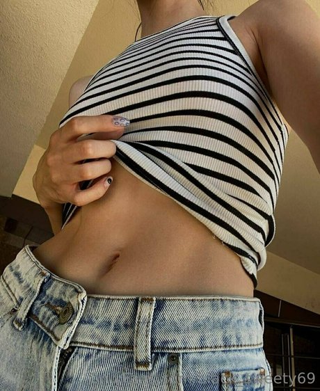 karinasweety69 erotic model pics