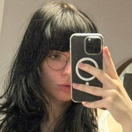 ickypeach sexy model picture