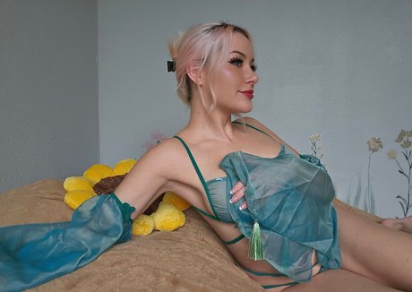 ItsLeslie star beautiful img