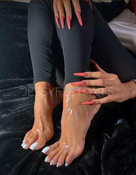 Jessyfeetparis nude model image