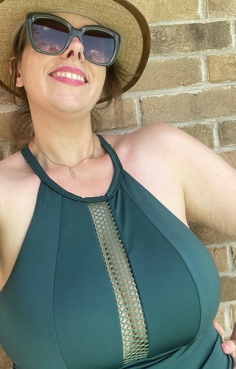 Fly s0uth adult model photo