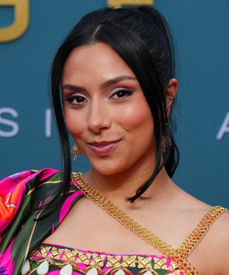 Michelle Khare high quality model image