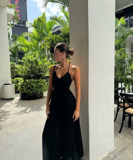 Morena Bradas model perfect images