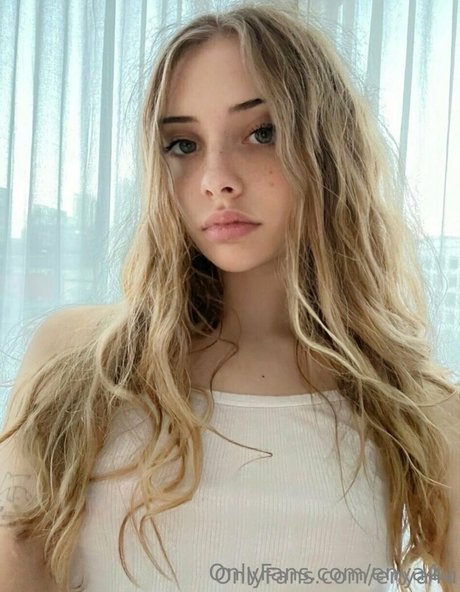 enya4u art actress gallery