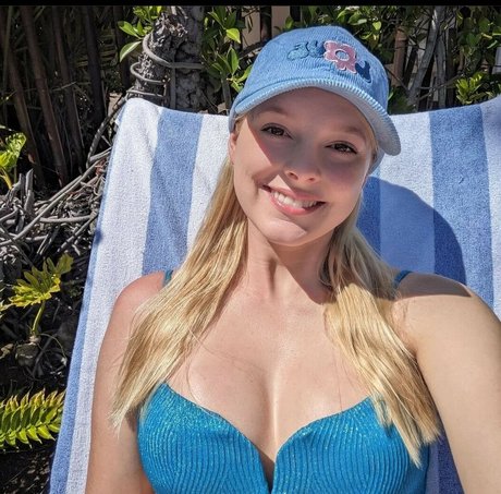 Briana White model adult pictures