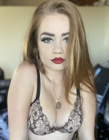 findomroxy1 model hot image